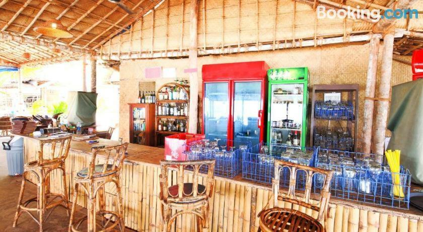 Blue Corner Beach Huts & Restaurant Бенаулим Экстерьер фото