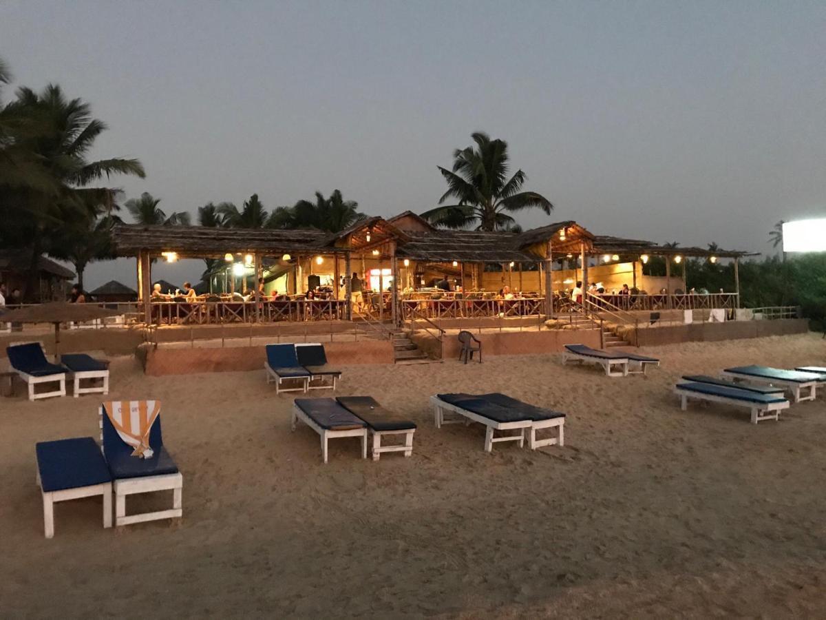 Blue Corner Beach Huts & Restaurant Бенаулим Экстерьер фото